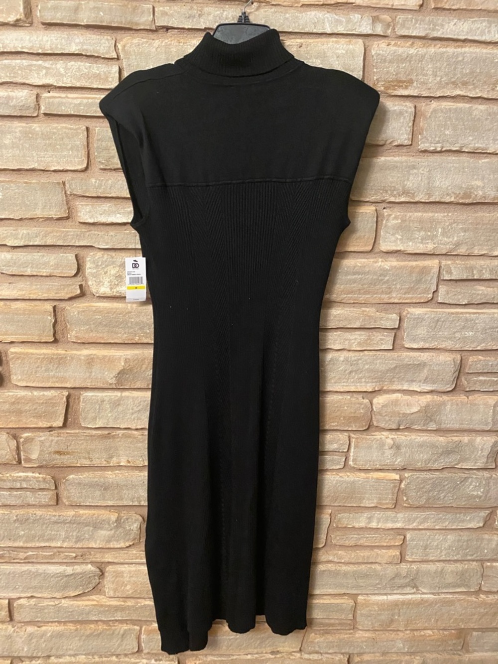 DO by Dee Ocleppo Asymmetric Hem
Sweater Dress Size M - Picture 10 of 14